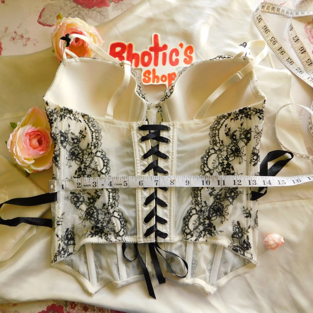 Overbust Lace Corset With a Few Imperfections - Picture 2 of 4